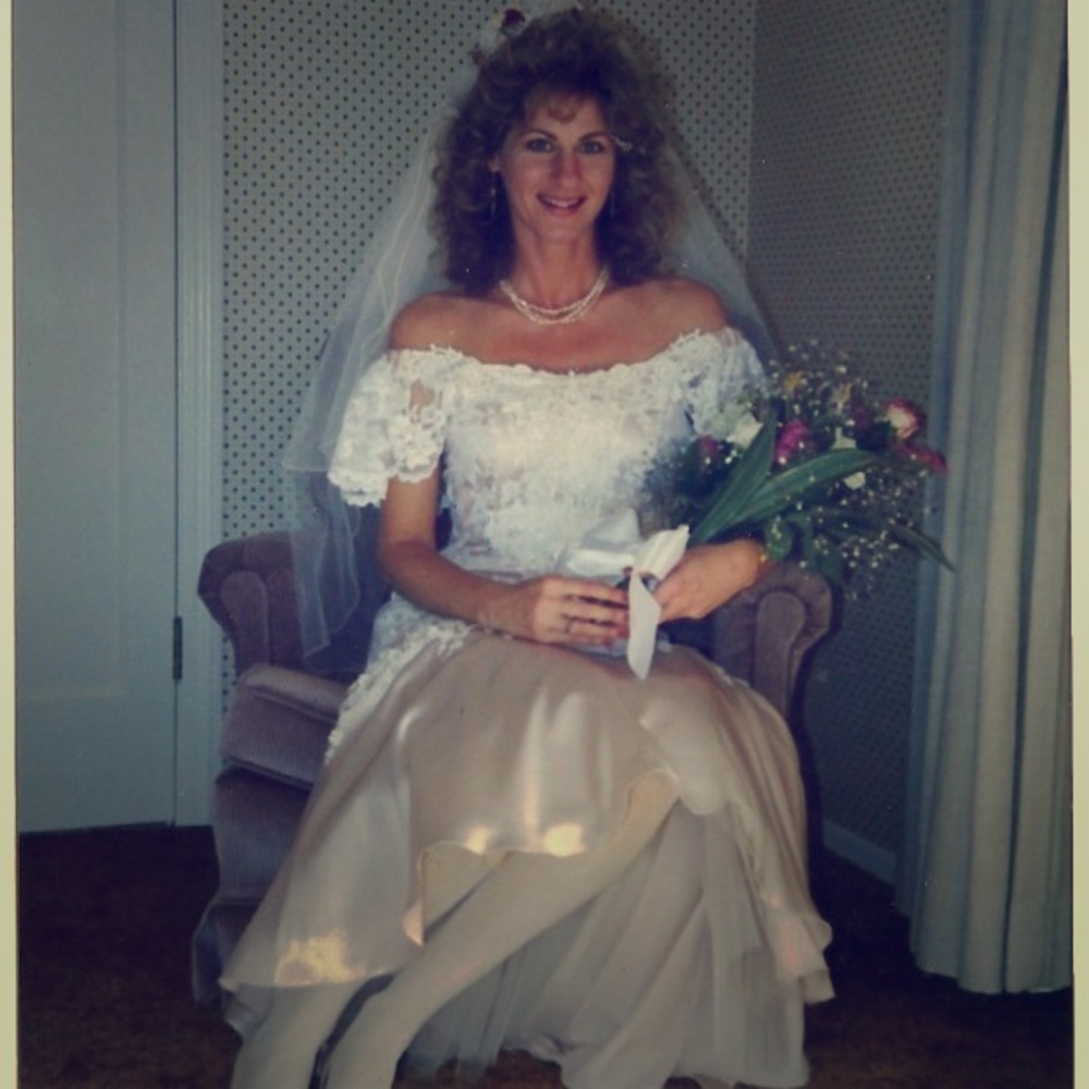 Wedding Dress Vintage Gorgeous in Lt Peach